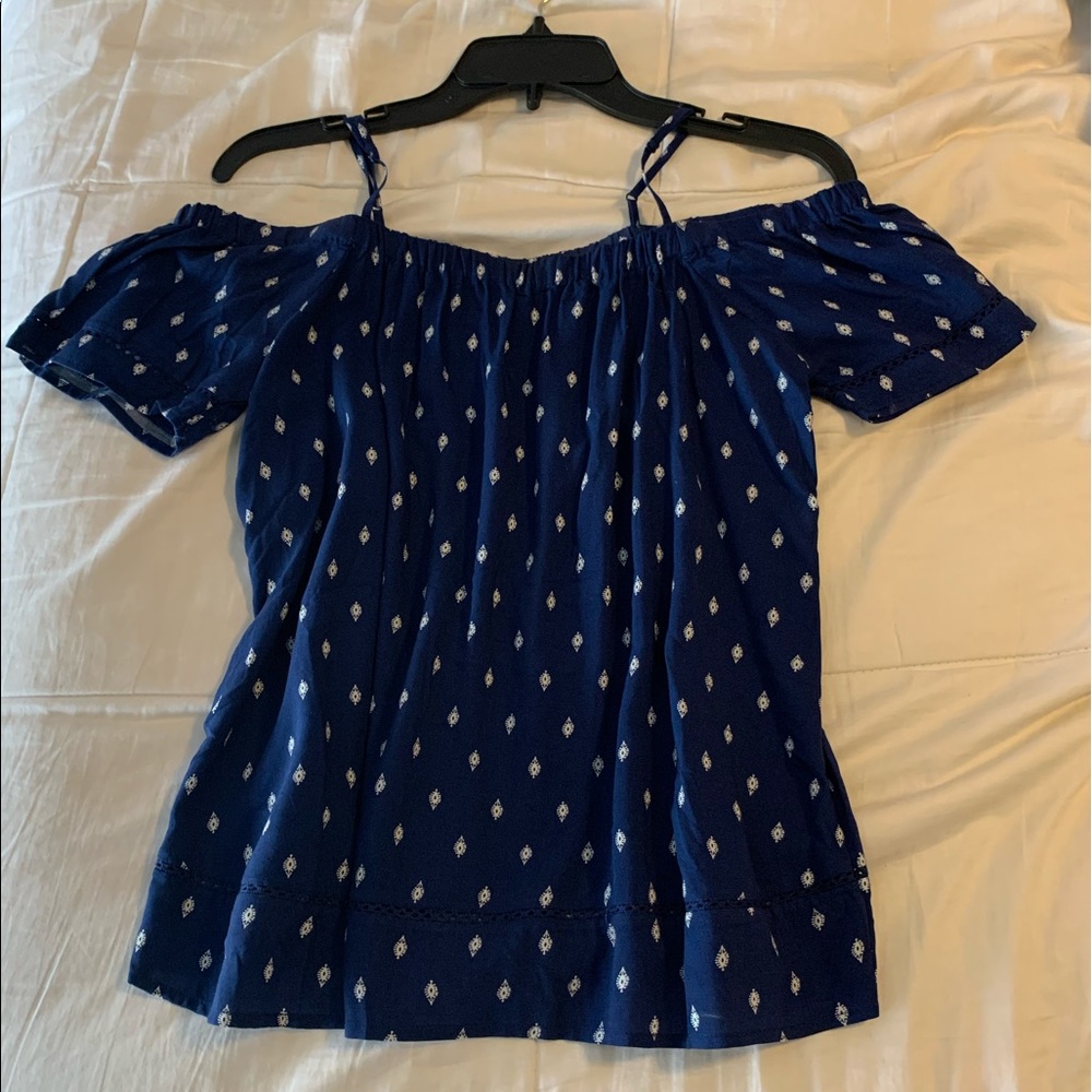Off the shoulder shirt - Picture 1 of 1